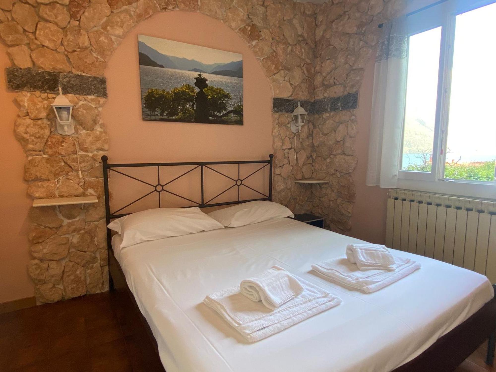 Villa The Lovers - Independent Little House With Garden à Argegno Extérieur photo